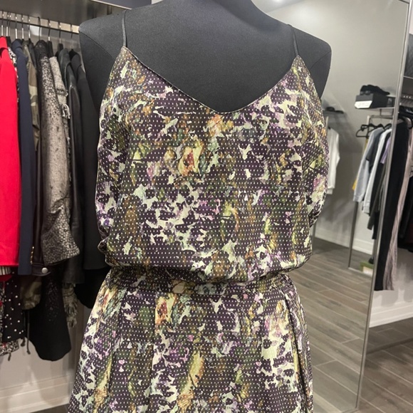 Lululemon dress in size 6 - Picture 2 of 8